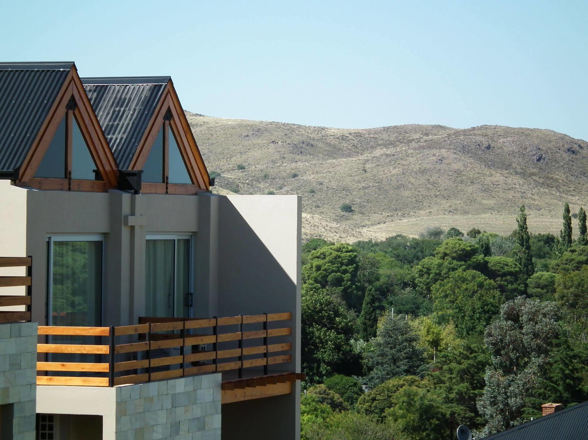 Posada Y Spa Las Golondrinas Sierra de la Ventana Bagian luar foto