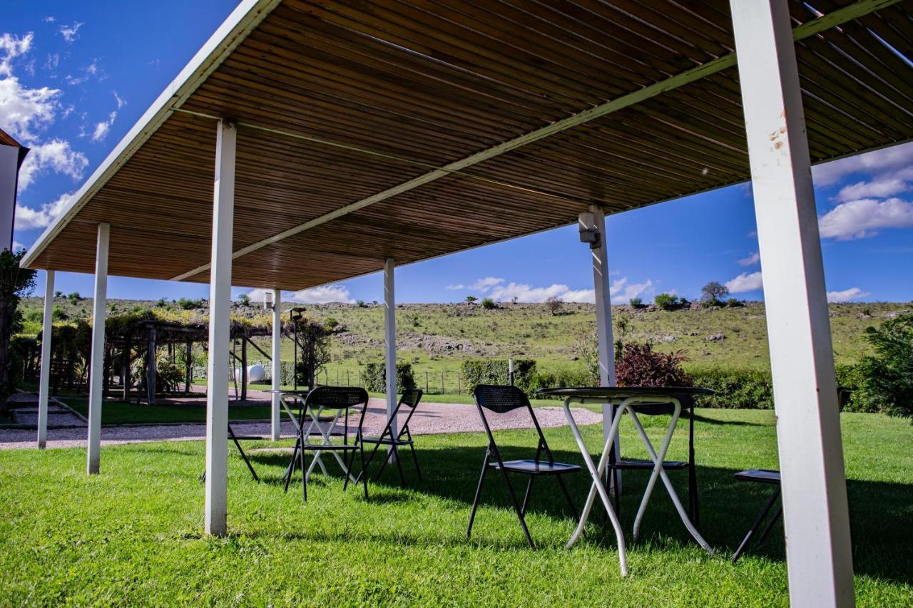 Posada Y Spa Las Golondrinas Sierra de la Ventana Bagian luar foto