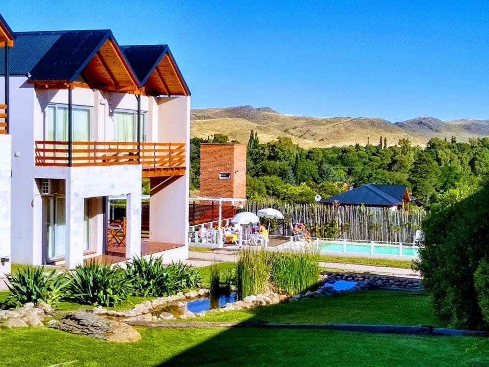 Posada Y Spa Las Golondrinas Sierra de la Ventana Bagian luar foto